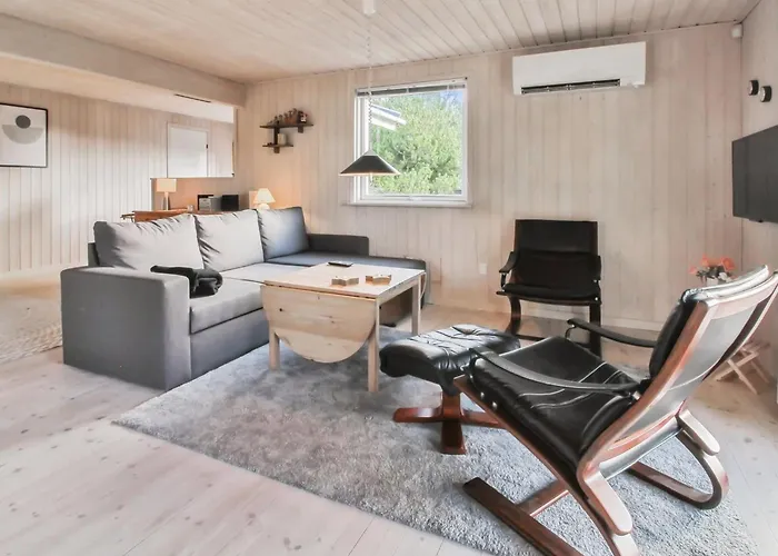 Jakko - 2-6km From The Sea By Interhome *